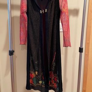 Just Living Long Fun Floral Black and Orange Medium Sweater